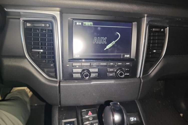 Used Porsche Macan 2014 Macan 2.0T Audio And AC Panel