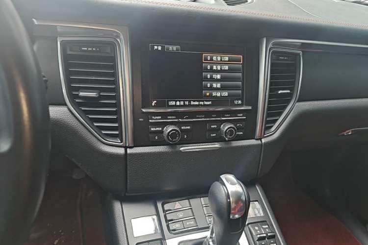 Used Porsche Macan 2014 Macan 2.0T Audio And AC Panel