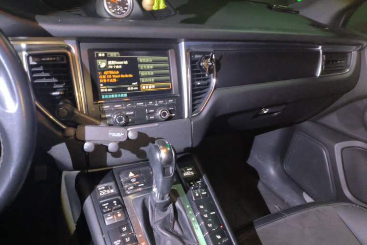 Used Porsche Macan 2014 Macan 2.0T Audio And AC Panel