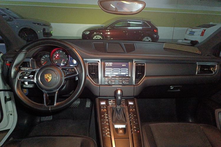 Used Porsche Macan 2014 Macan 2.0T Center Console