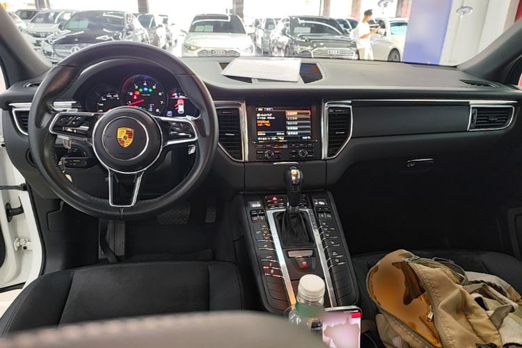 Used Porsche Macan 2014 Macan 2.0T Center Console