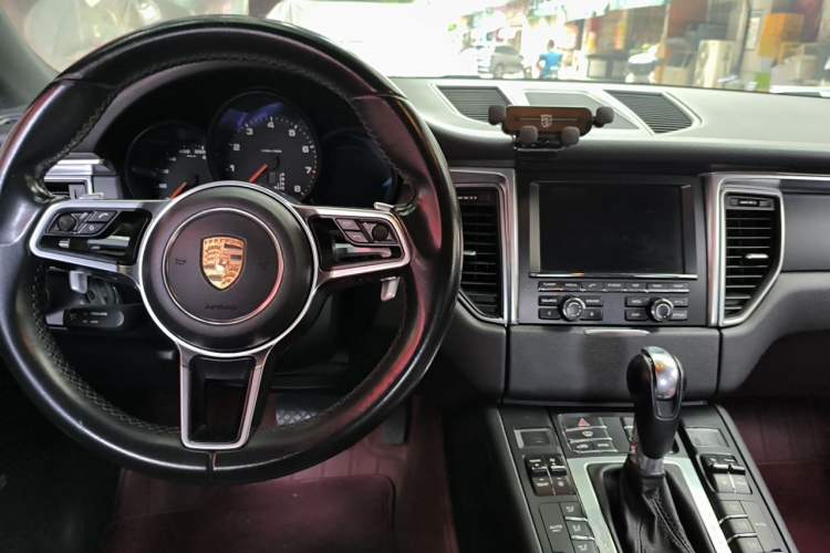 Used Porsche Macan 2014 Macan 2.0T Center Console