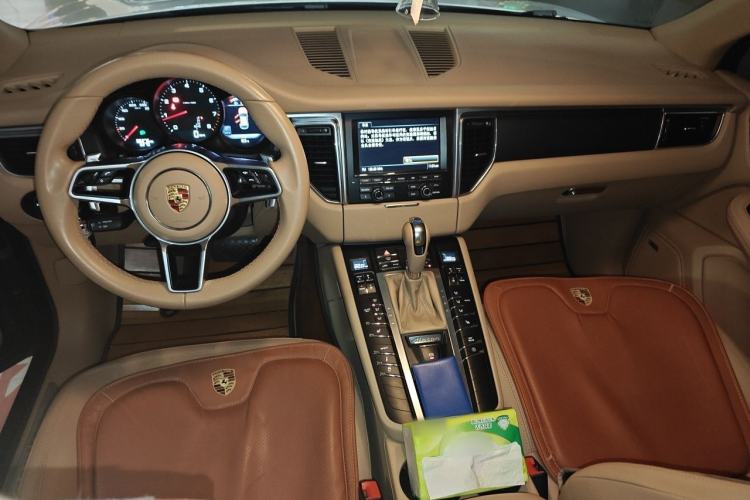 Used Porsche Macan 2014 Macan 2.0T Center Console