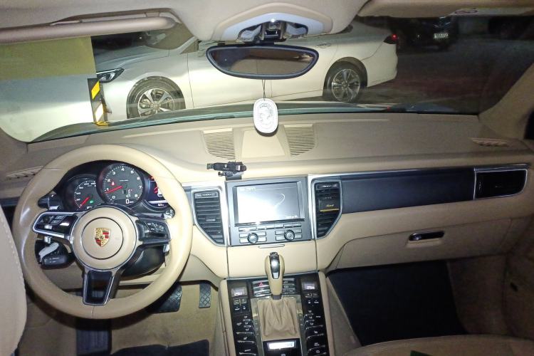 Used Porsche Macan 2014 Macan 2.0T Center Console