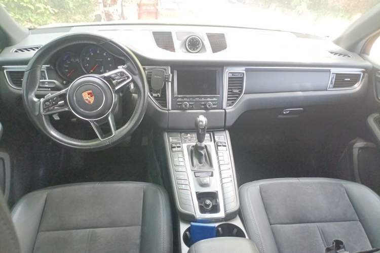 Used Porsche Macan 2014 Macan 2.0T Center Console