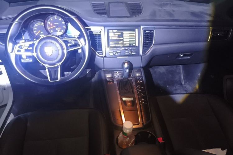 Used Porsche Macan 2014 Macan 2.0T Center Console