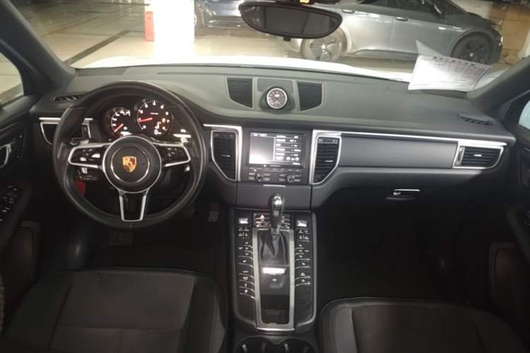 Used Porsche Macan 2014 Macan 2.0T Center Console