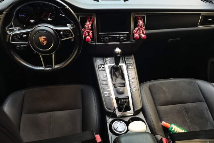 Used Porsche Macan  Center Console
