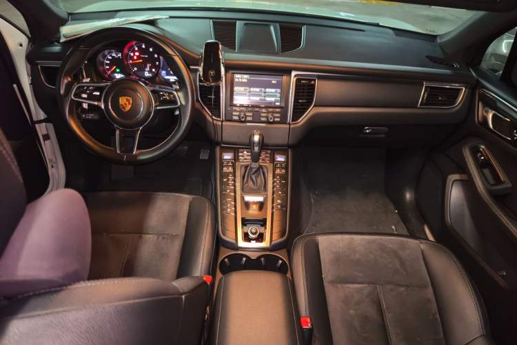 Used Porsche Macan 2014 Macan 2.0T Center Console