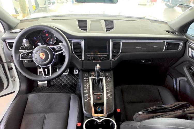 Used Porsche Macan 2014 Macan 2.0T Center Console
