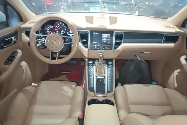 Used Porsche Macan 2014 Macan 2.0T Center Console