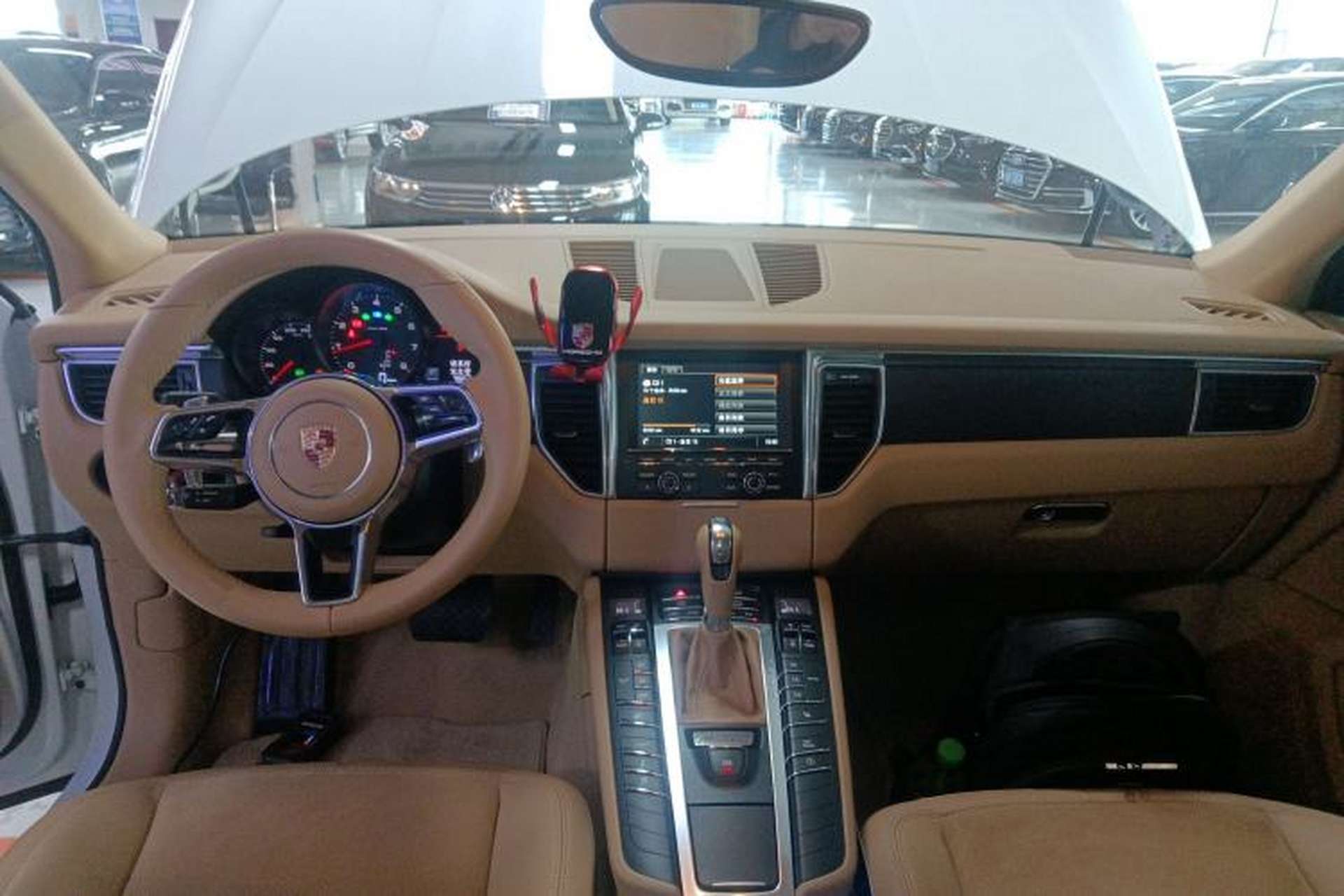 Used Porsche Macan 2014 Macan 2.0T Center Console