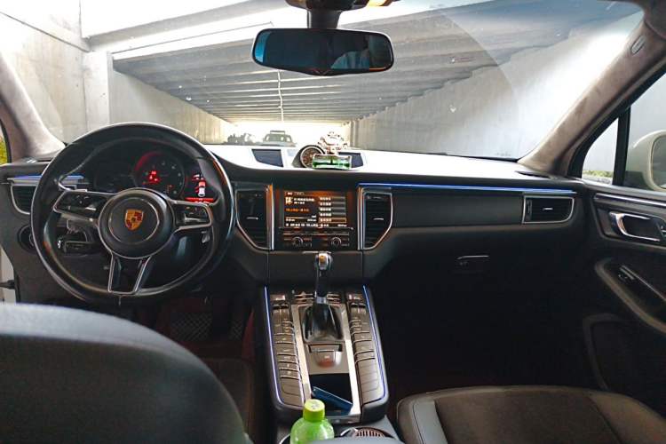 Used Porsche Macan 2014 Macan 2.0T Center Console