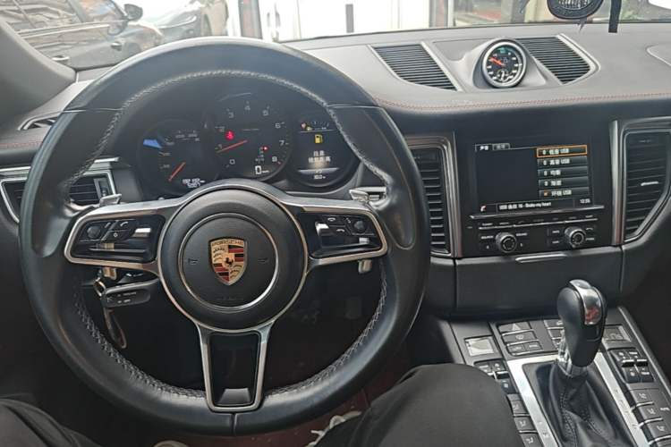 Used Porsche Macan 2014 Macan 2.0T Center Console