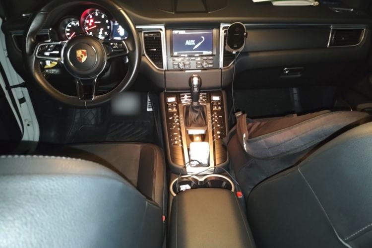 Used Porsche Macan 2014 Macan 2.0T Center Console