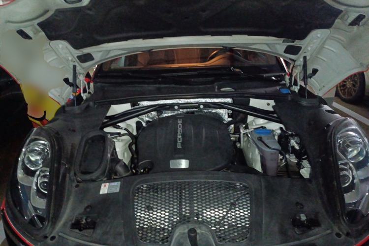 Used Porsche Macan 2014 Macan 2.0T Engine Bay
