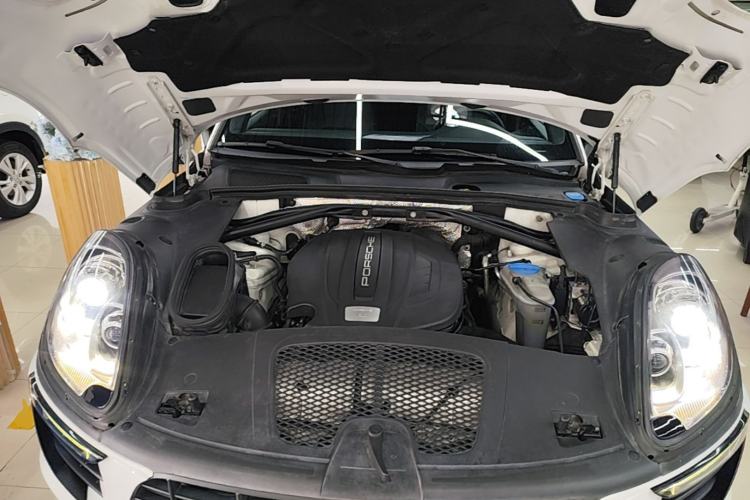 Used Porsche Macan 2014 Macan 2.0T Engine Bay