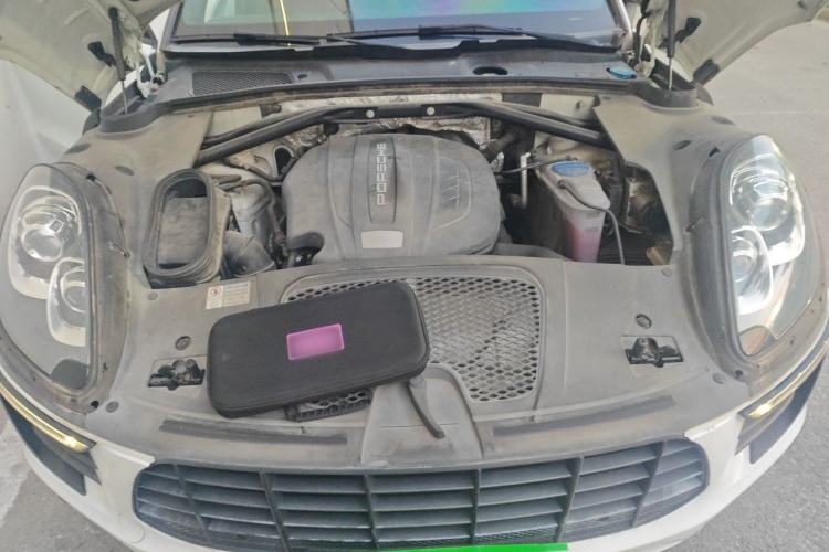 Used Porsche Macan 2014 Macan 2.0T Engine Bay