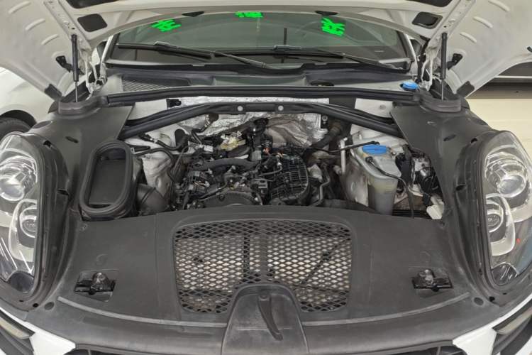 Used Porsche Macan 2014 Macan 2.0T Engine Bay