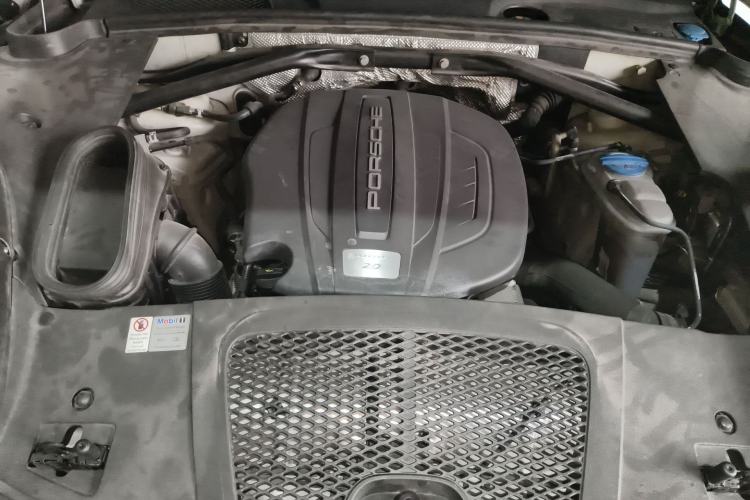 Used Porsche Macan 2014 Macan 2.0T Engine Bay