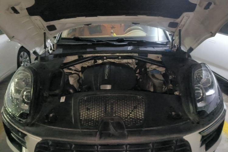 Used Porsche Macan 2014 Macan 2.0T Engine Bay