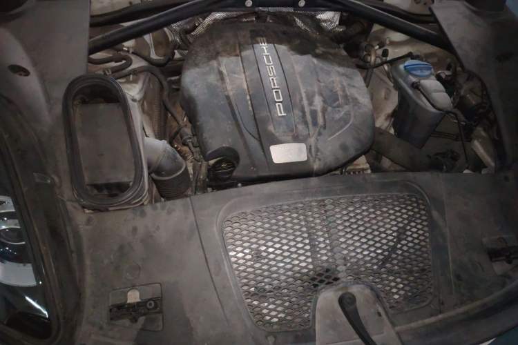 Used Porsche Macan 2014 Macan 2.0T Engine Bay