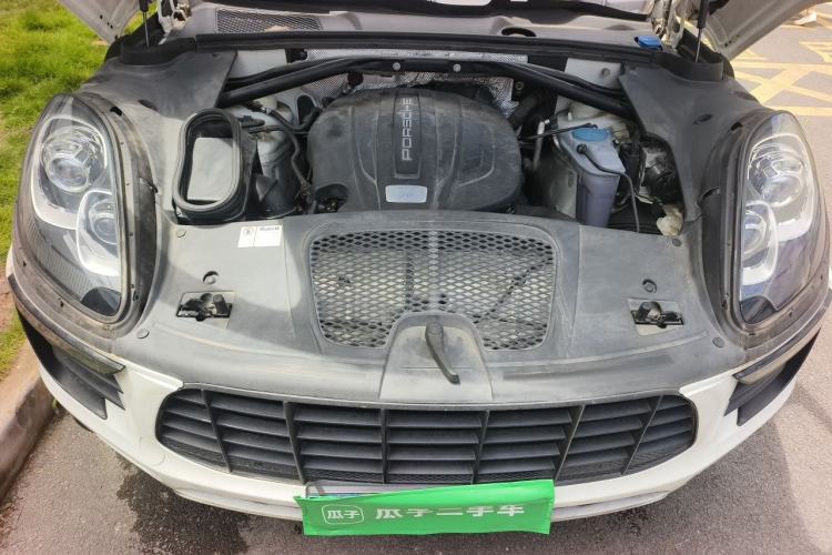 Used Porsche Macan 2014 Macan 2.0T Engine Bay