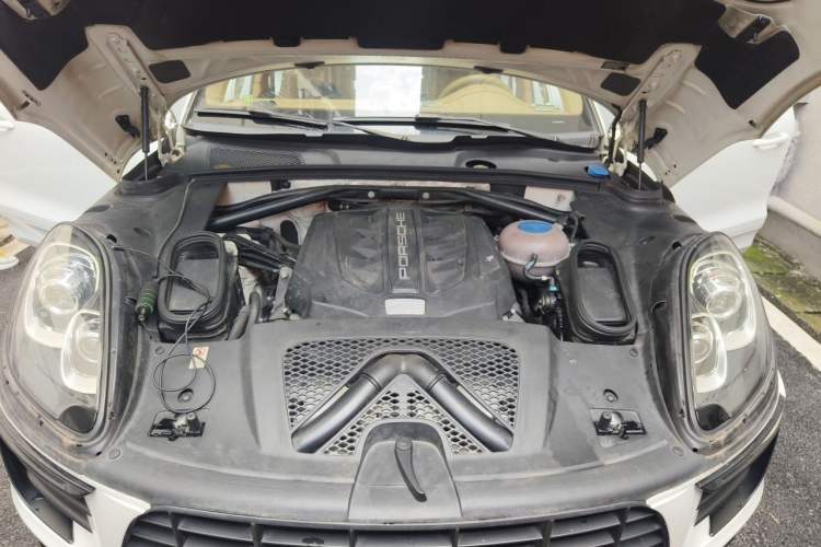 Used Porsche Macan 2014 Macan S 3.0T Engine Bay