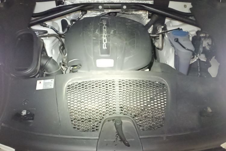 Used Porsche Macan 2014 Macan 2.0T Engine Bay
