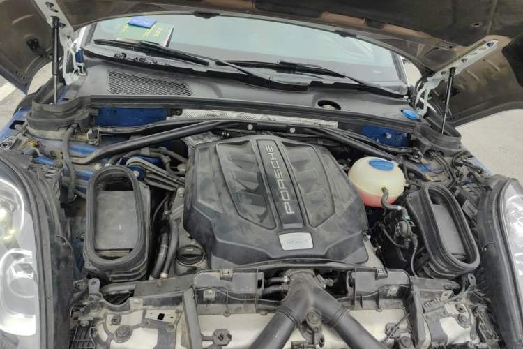 Used Porsche Macan 2014 Macan S 3.0T Engine Bay
