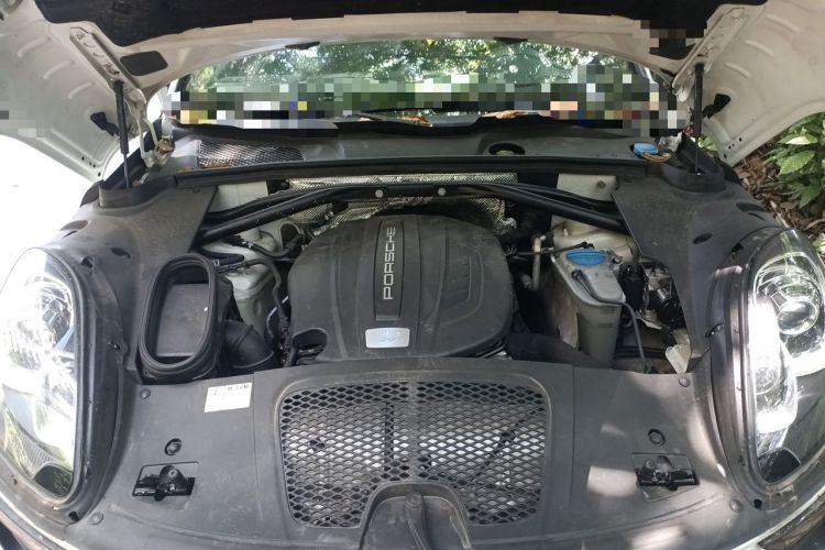 Used Porsche Macan 2014 Macan 2.0T Engine Bay