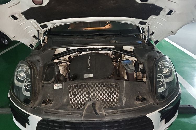Used Porsche Macan 2014 Macan 2.0T Engine Bay