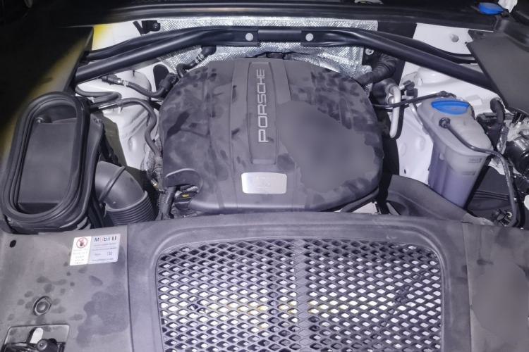 Used Porsche Macan 2014 Macan 2.0T Engine Bay