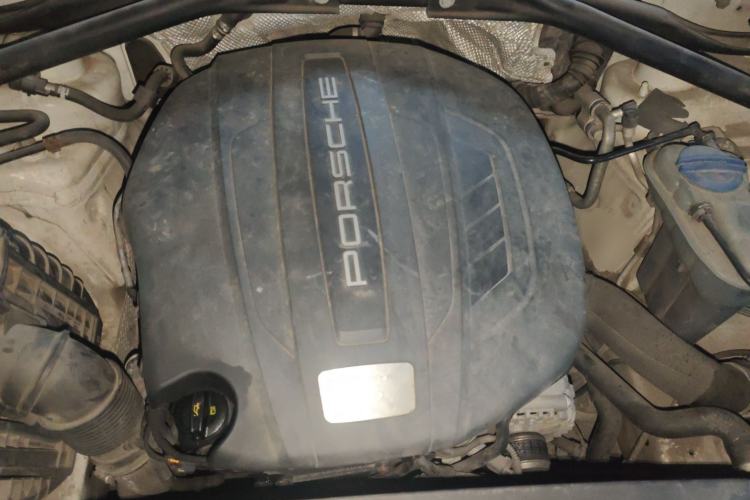 Used Porsche Macan 2014 Macan 2.0T Engine Bay