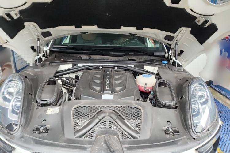 Used Porsche Macan 2014 Macan S 3.0T Engine Bay