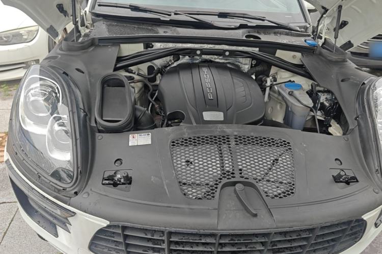 Used Porsche Macan 2014 Macan 2.0T Engine Bay