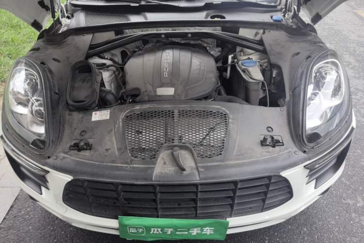 Used Porsche Macan 2014 Macan 2.0T Engine Bay