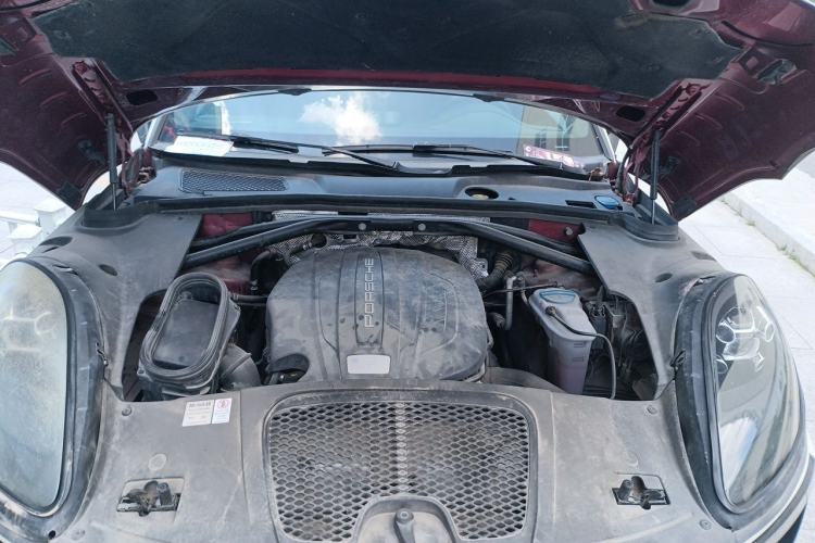 Used Porsche Macan 2014 Macan 2.0T Engine Bay
