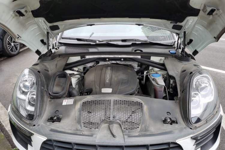 Used Porsche Macan 2014 Macan 2.0T Engine Bay