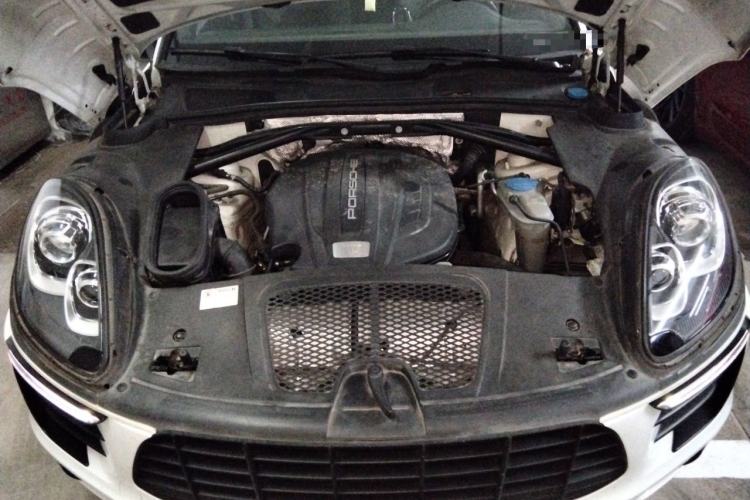 Used Porsche Macan 2014 Macan 2.0T Engine Bay