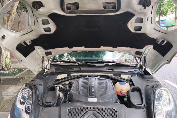 Used Porsche Macan 2014 Macan S 3.0T Engine Bay