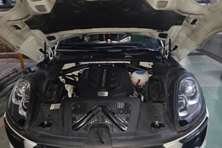 Used Porsche Macan 2014 Macan S 3.0T Engine Bay