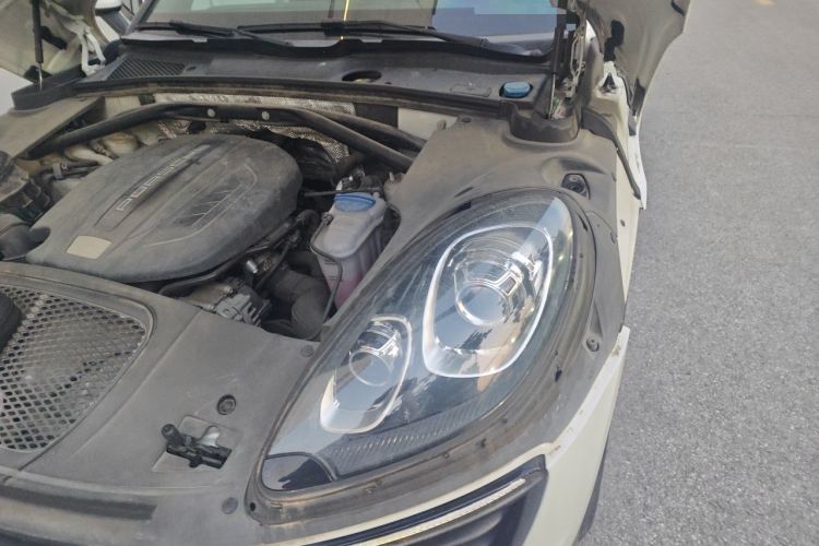 Used Porsche Macan 2014 Macan 2.0T Engine Bay Left
