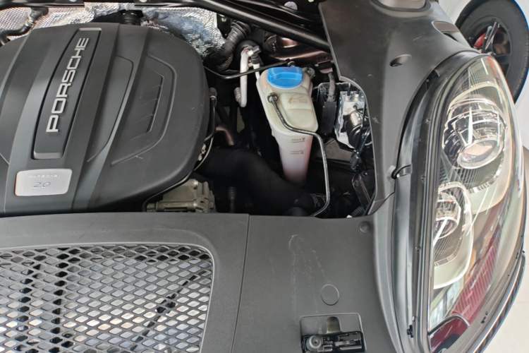 Used Porsche Macan 2014 Macan 2.0T Engine Bay Left