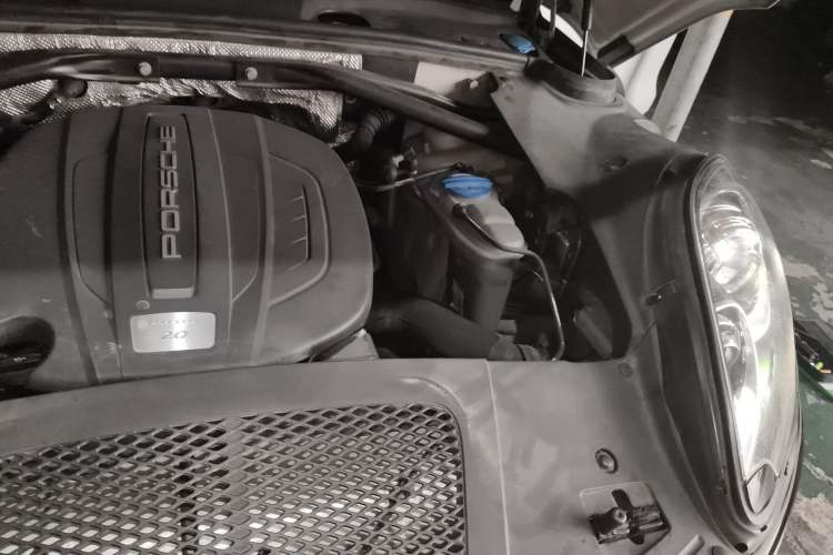 Used Porsche Macan 2014 Macan 2.0T Engine Bay Left