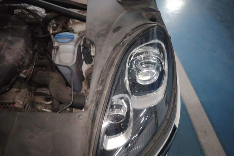 Used Porsche Macan 2014 Macan 2.0T Engine Bay Left