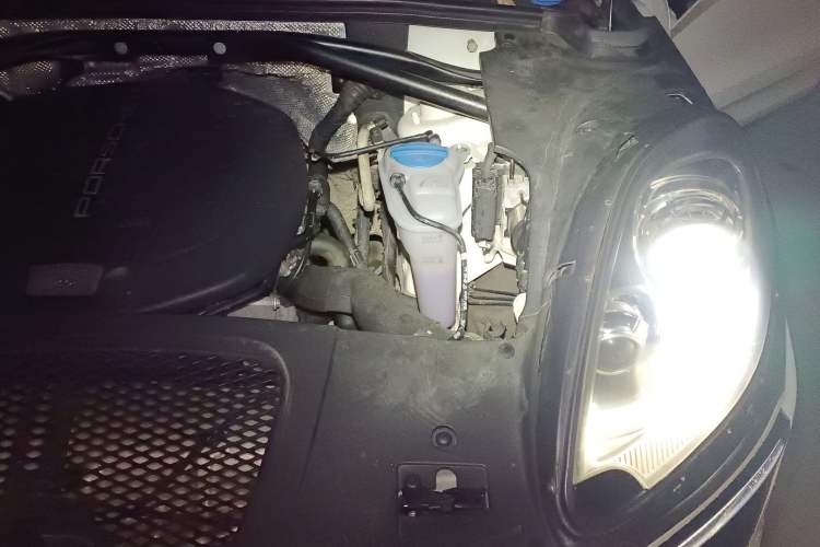 Used Porsche Macan 2014 Macan 2.0T Engine Bay Left