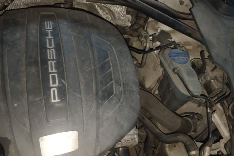 Used Porsche Macan 2014 Macan 2.0T Engine Bay Left