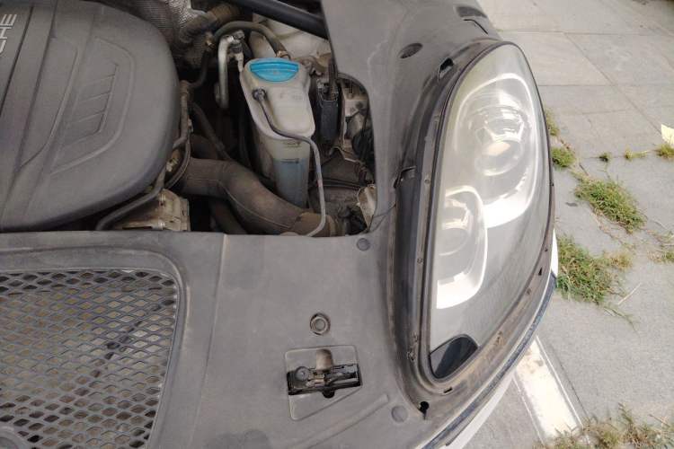 Used Porsche Macan 2014 Macan 2.0T Engine Bay Left