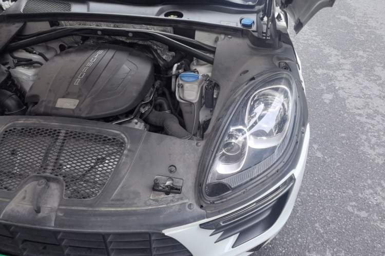 Used Porsche Macan 2014 Macan 2.0T Engine Bay Left